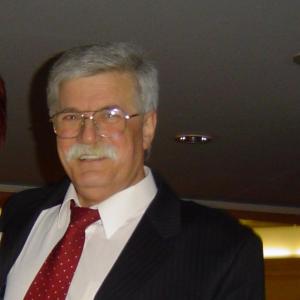 64 évesen